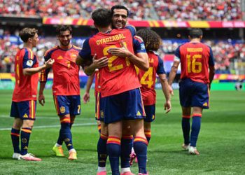 Con un doblete de Oyarzabal, España goleó a Austria y se clasificó a octavos