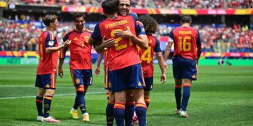 Con un doblete de Oyarzabal, España goleó a Austria y se clasificó a octavos
