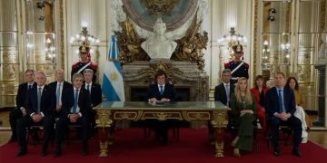 Milei presentó las reformas para el Banco Central: “Ha sido una herramienta que posibilitó el robo de la alta política”