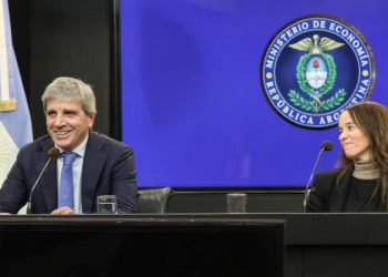 Caputo presentó el nuevo proyecto de Inocencia Fiscal: “Tener los dólares debajo del colchón es un muy mal negocio”