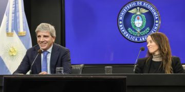 Caputo presentó el nuevo proyecto de Inocencia Fiscal: “Tener los dólares debajo del colchón es un muy mal negocio”