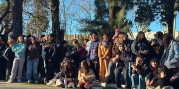 Un divertido trend: qué significa “farmear aura” y por qué esta obsesión por el prestigio no es tan nueva