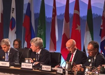 Caputo defendió el plan económico en el G20 y busca respaldo clave