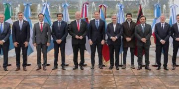El Ejecutivo se reúne con los gobernadores del Norte Grande para negociar un régimen para las tarifas eléctricas en zonas cálidas