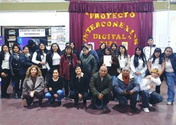 Adultos mayores fortalecen sus conocimientos digitales a través de un taller de inclusión tecnológica