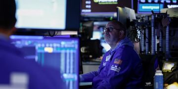 El riesgo país se acerca a los 500 puntos y las acciones argentinas en Wall Street caen hasta 5%
