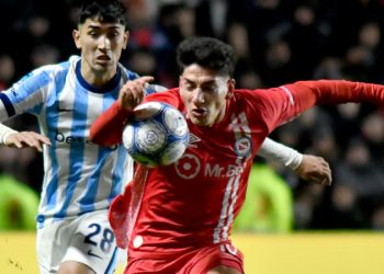 Argentinos le ganó a Racing y quedó como único líder de la Zona B con puntaje ideal en el Torneo Clausura