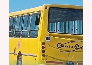 Un niño resultó herido por un vidrio roto en un colectivo que circulaba por Alto Comedero