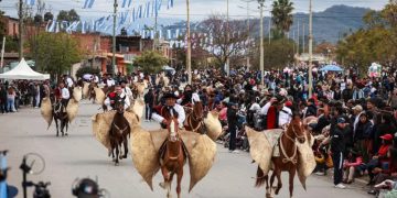Sadir presenció los actos centrales por el 23 de agosto y destacó el valor histórico del Éxodo Jujeño