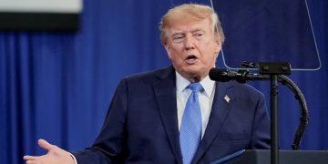 Trump dijo que declarará el estrecho de Ormuz territorio de Estados Unidos una vez que termine la ofensiva militar contra Irán