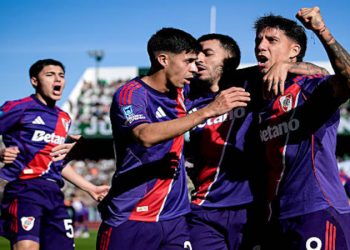 River sufrió en el final, pero venció a Banfield en el debut de Ponzio