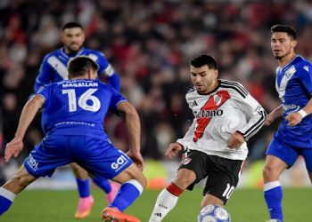 River ganaba cómodo, pero Vélez remontó dos goles y se lo empató en el Monumental