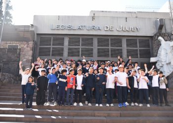 Alumnos de la Escuela Bernardo Monteagudo visitaron la Legislatura