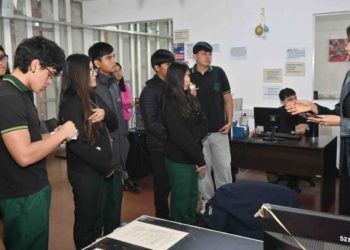 Estudiantes del Comercial N° 2 realizaron una jornada de aprendizaje sobre habilitaciones comerciales