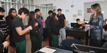 Estudiantes del Comercial N° 2 realizaron una jornada de aprendizaje sobre habilitaciones comerciales