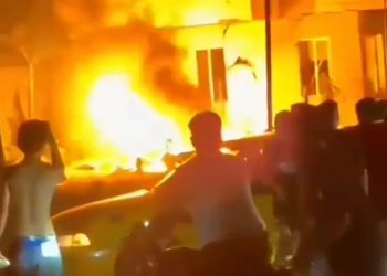 Un coche bomba explotó frente a una comisaría en Colombia y causó estragos (video)