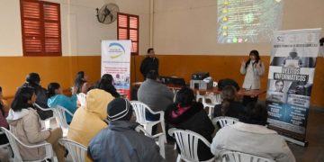 Adultos mayores se capacitaron en el CPV Belgrano para evitar estafas virtuales y ciberdelitos