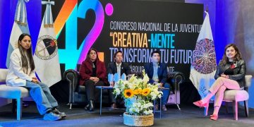 Estudiantes de distintas provincias participan del 42º Congreso de la Juventud