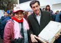 El gobernador destacó el impacto de la producción de frutilla en la generación de empleo