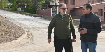 Obras de pavimentación para mejorar la circulación y el desagüe en Los Perales