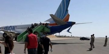 Los pasajeros de un vuelo de Flydubai redujeron a un agresor y colaboraron para controlar la situación durante un aterrizaje de emergencia