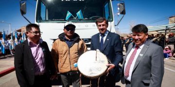 Carlos Sadir ratificó su compromiso con Abra Pampa en el 143° aniversario de la ciudad