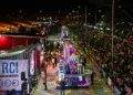 Ante una multitud, las carrozas son protagonistas de la FNE en Ciudad Cultural