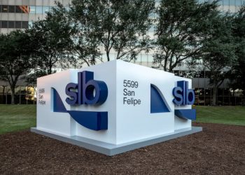 Tres grandes empresas globales de servicios y equipos petroleros comunicaron que no participarán en proyectos en Malvinas