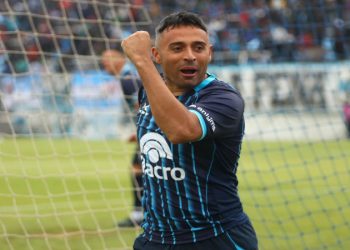 El “Lobo” ganó una batalla y volvió a la cima de la Primera Nacional