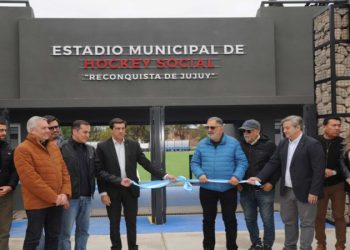 El intendente “Chuli” Jorge inauguró la primera cancha municipal de hockey de San Salvador de Jujuy