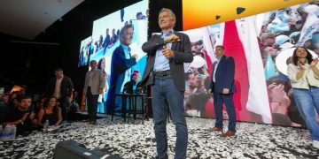 Macri viaja a Jujuy para reactivar el plan "vamos solos" del PRO, pero no desactiva la negociación con Milei