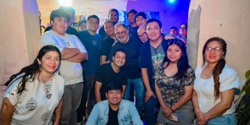 El intendente Jorge ponderó el talento emprendedor y la cultura alternativa en la reapertura de Dino Food House