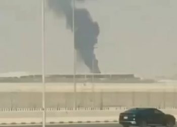 Los hutíes bombardearon aeropuertos de Arabia Saudita y tuvieron que desviar vuelos