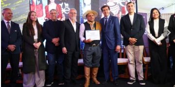 Sadir encabezó la entrega del sello Origen Jujuy y certificados de créditos