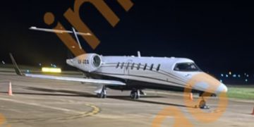 El misterioso avión en el que viaja Flávio Bolsonaro finalmente despegó de Argentina rumbo a Estados Unidos