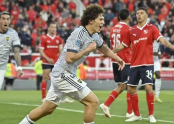 Boca le ganó a Independiente sobre la hora y recuperó la punta de la tabla anual