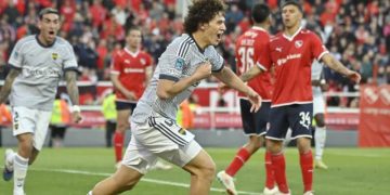 Boca le ganó a Independiente sobre la hora y recuperó la punta de la tabla anual