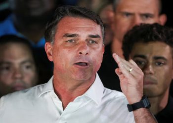 Flávio Bolsonaro denunció fraude electoral en Brasil y agradeció a Donald Trump y Javier Milei