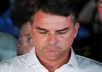 Flavio Bolsonaro llegó a Estados Unidos y se reunió con su hermano Eduardo en Florida: el Gobierno de Trump le dará una visa