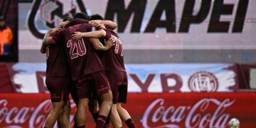Lanús le ganó a Vélez y se prendió en la pelea de la Zona A