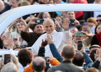 El papa León XIV no necesitará tratamiento adicional tras la operación para extirparle un adenocarcinoma del pulmón