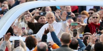 El papa León XIV no necesitará tratamiento adicional tras la operación para extirparle un adenocarcinoma del pulmón