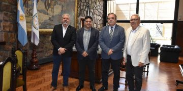 Bernis y los intendentes acordaron formalizar el tratamiento de la ley de Coparticipación municipal